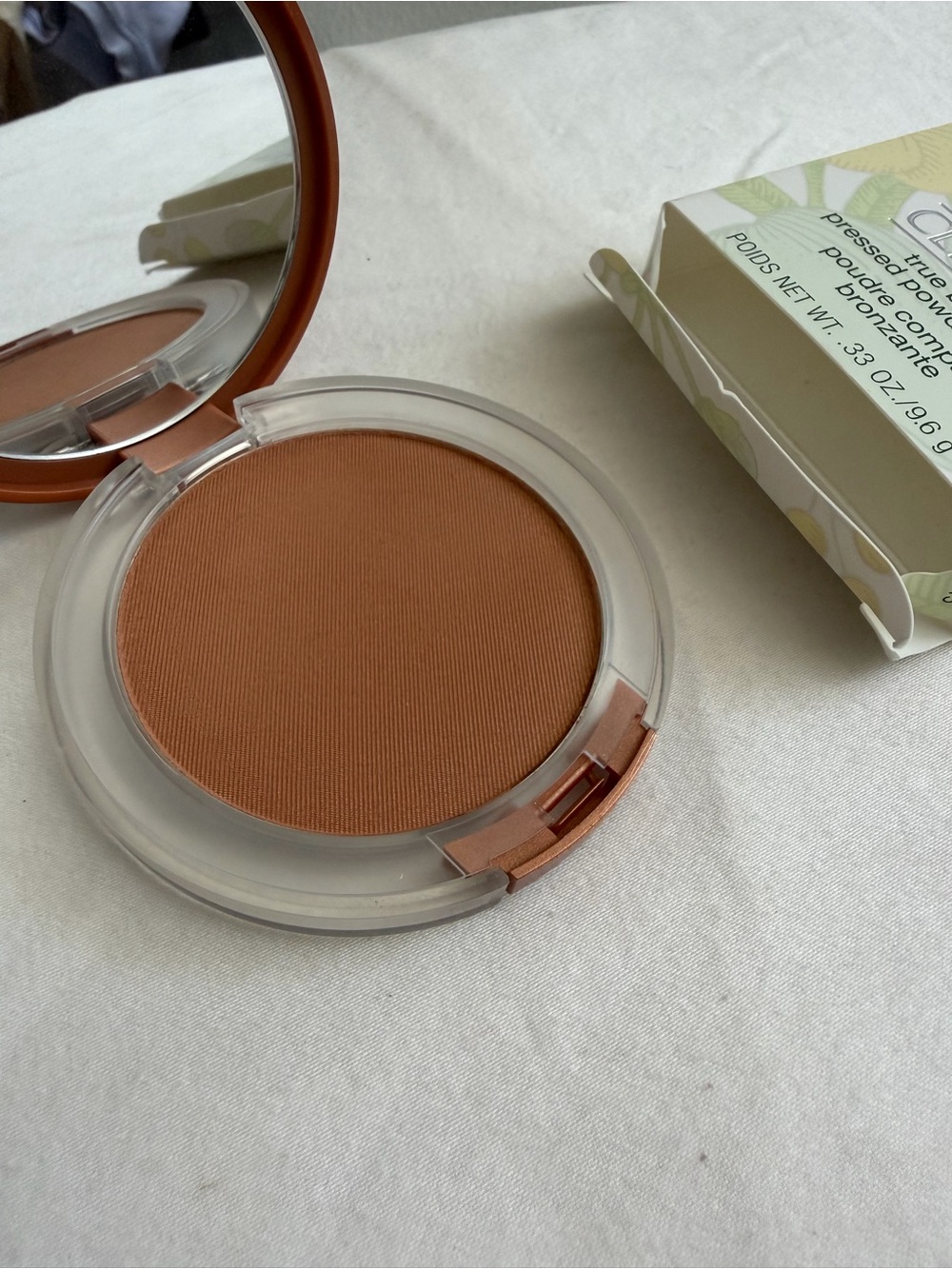 Clinique True Bronze Pressed Powder Bronzer - Sunkissed (02) Floral Box - Picture 6 of 6